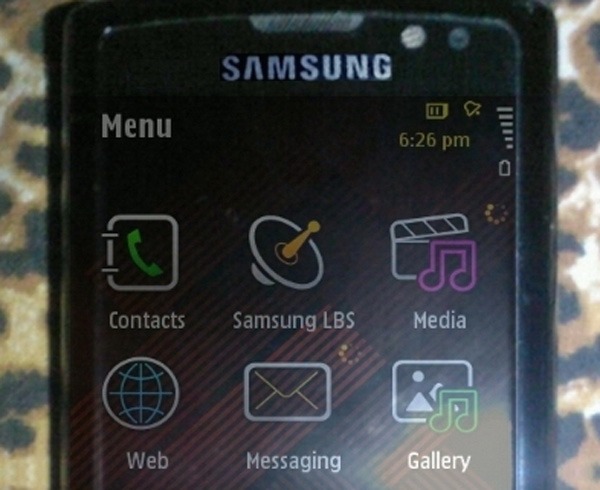Samsung Omnia HD2, móvil táctil con Symbian 3 y cámara de 12 megapí­xeles