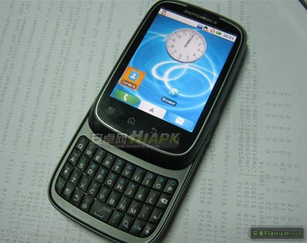 Motorola XT300, nuevo terminal con teclado QWERTY y Android