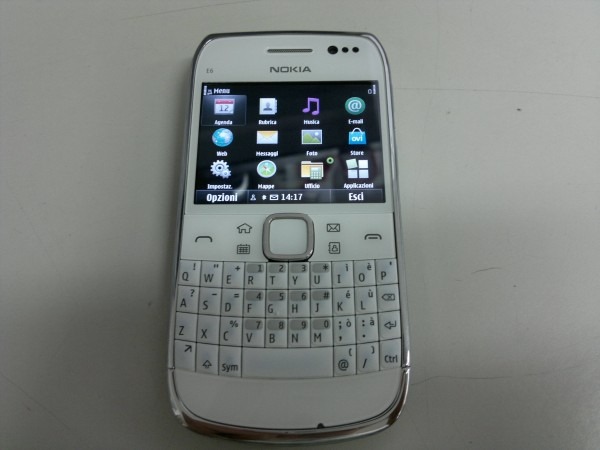 Nokia E6, nuevas fotos y ví­deos de este móvil con teclado QWERTY