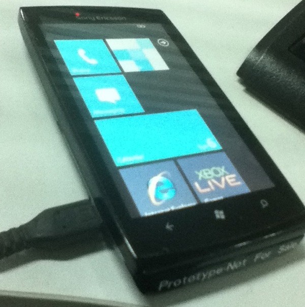 Sony Ericsson y Windows Phone 7, filtradas las fotos de un posible prototipo
