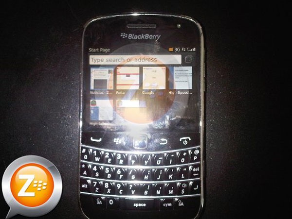 BlackBerryBoldTouch_3