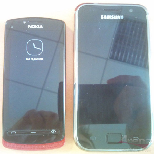 Nokia 700, imágenes del nuevo Nokia 700 con Symbian Belle y tecnologí­a NFC 5