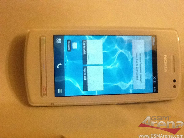 Nokia N5, imágenes del nuevo móvil táctil de Nokia con Symbian Anna 6