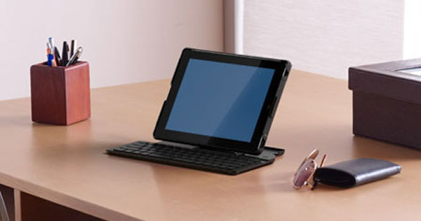 logitech-fold-up-keyboard-para-ipad2-02