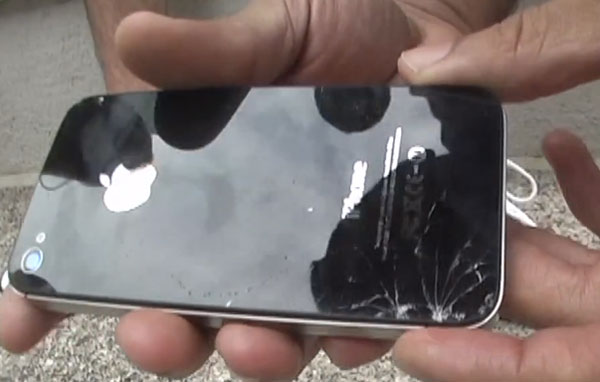 iPhone 4S y Samsung Galaxy S2: una prueba a golpes 2