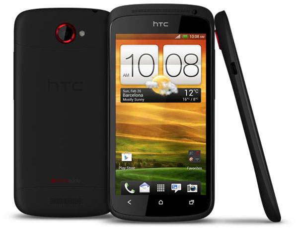 Nokia Lumia 900 vs HTC One S