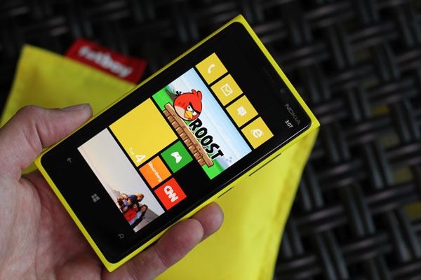 Nokia Lumia 920 vs HTC One X