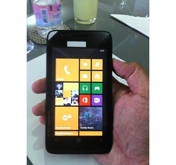 Nokia podrí­a estar trabajando en un móvil de grandes dimensiones