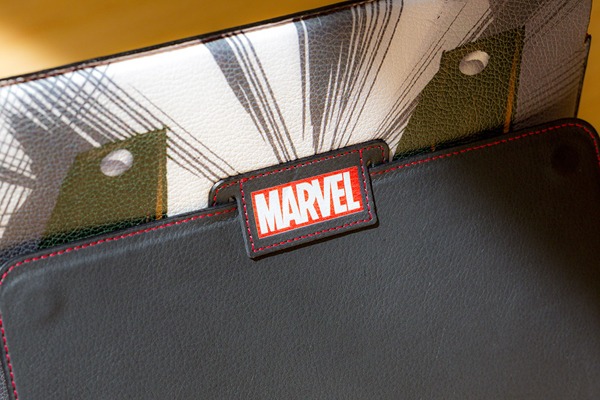 Fundas de piel de Marvel para iPhone y iPad