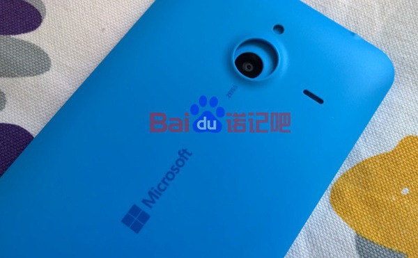 Más imágenes detalladas del Lumia 1330 de Microsoft