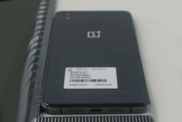 El OnePlus X queda al descubierto en sus primeras fotografí­as