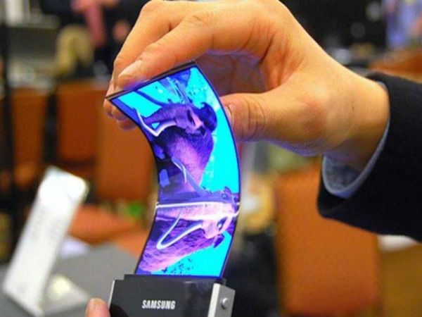 Samsung estarí­a preparando un móvil con pantalla plegable