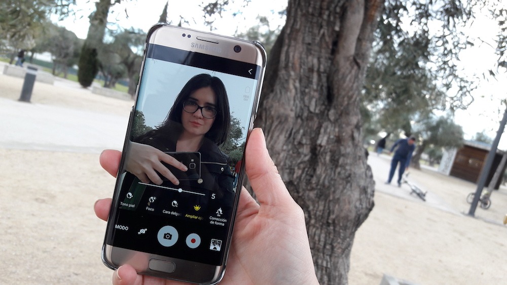 Trucos para hacerte el mejor selfie con el Samsung Galaxy S7 Edge