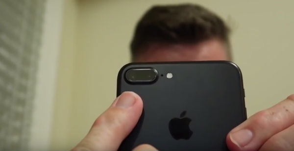 La segunda cámara del iPhone 7 Plus solo se puede usar cuando hay buena luz