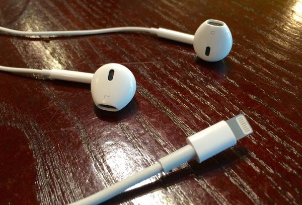 Sin lugar a dudas Nuclear Silla Apple promete una solución para el error de sus auriculares Lightning