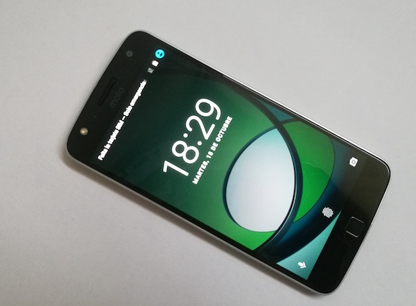 Empieza la actualización de los Motorola Moto Z Play a Android 7.0