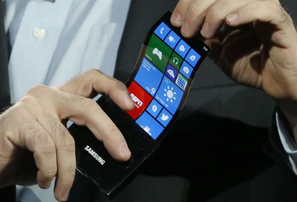 El móvil plegable de Samsung empezarí­a a producirse en el cuarto trimestre del año
