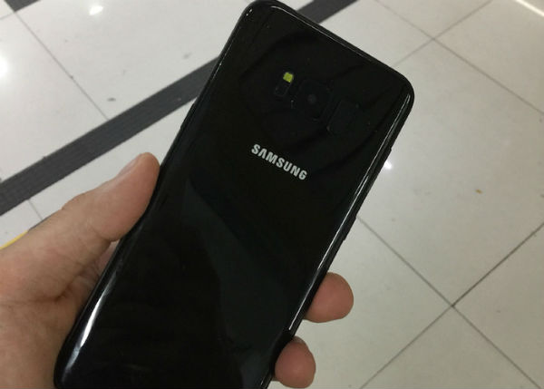 Así­ serí­a el Samsung Galaxy S8 en color negro brillante