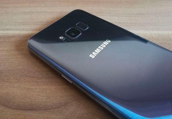 comparativa Samsung Galaxy S8+, Huawei P10 y LG G6 parte trasera S8