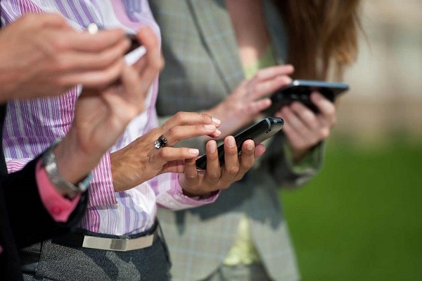 Cada usuario de móvil consume una media de 2,3 GB de datos al mes