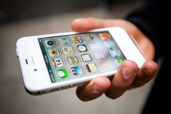Demandan a Apple por bajar el rendimiento de sus viejos iPhone