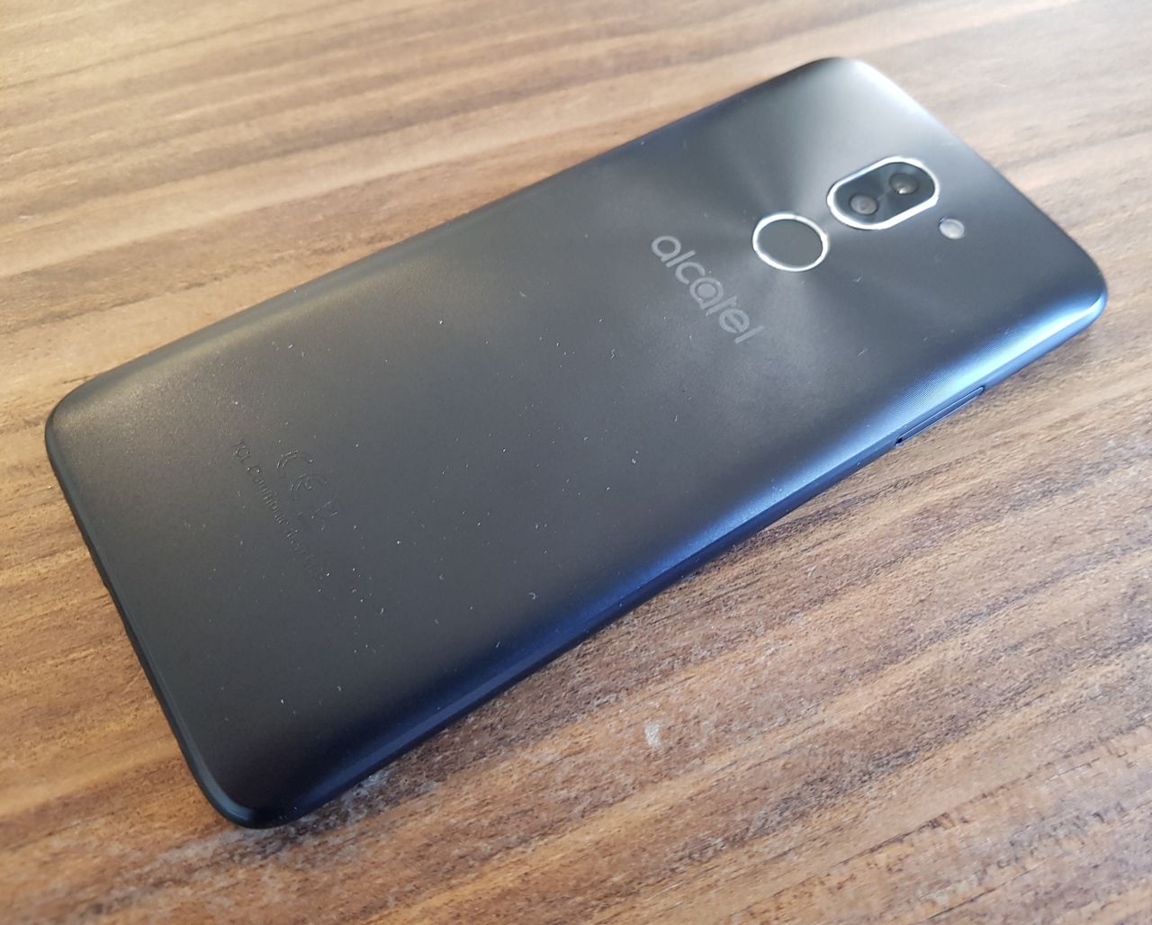 Alcatel 3X, un móvil con doble cámara y diseño premium 1