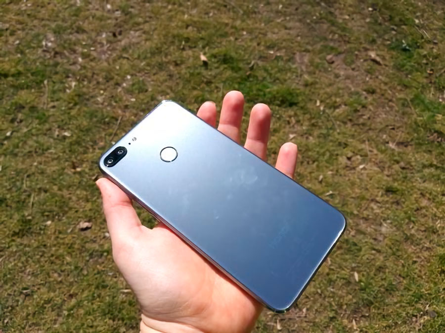 comparativa Huawei P Smart vs Honor 9 Lite trasera 9 lite