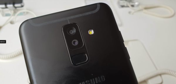 Galaxy_A6_Plus_01