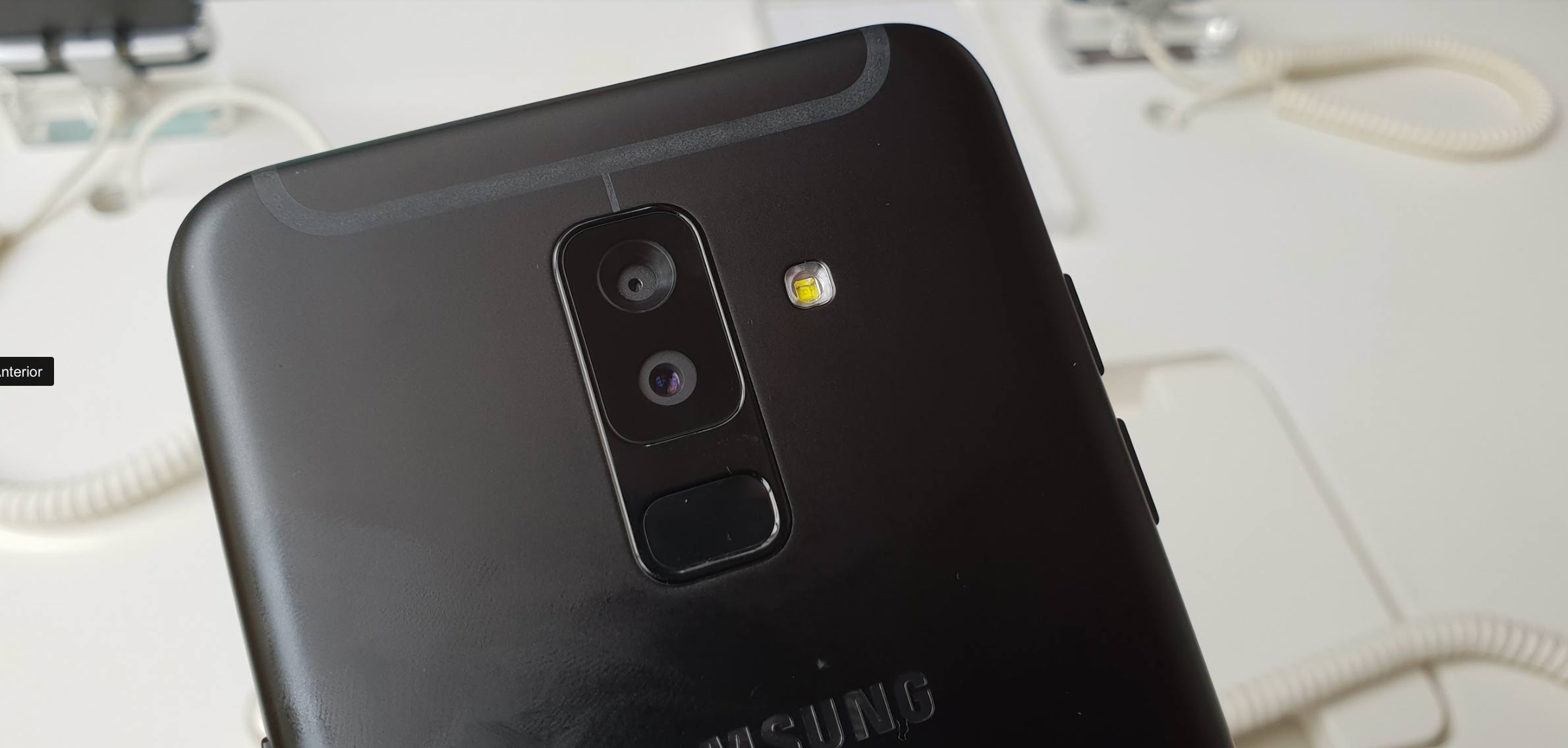 Galaxy_A6_Plus_01