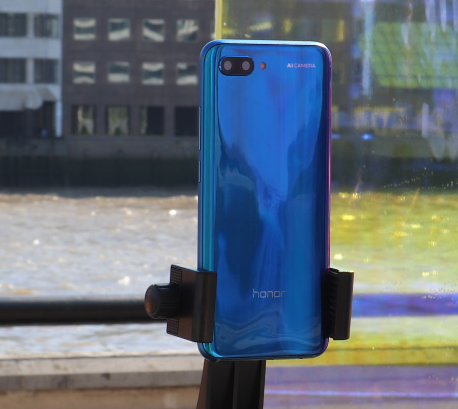 Honor 10 se actualiza con mejoras para juegos e imágenes 1