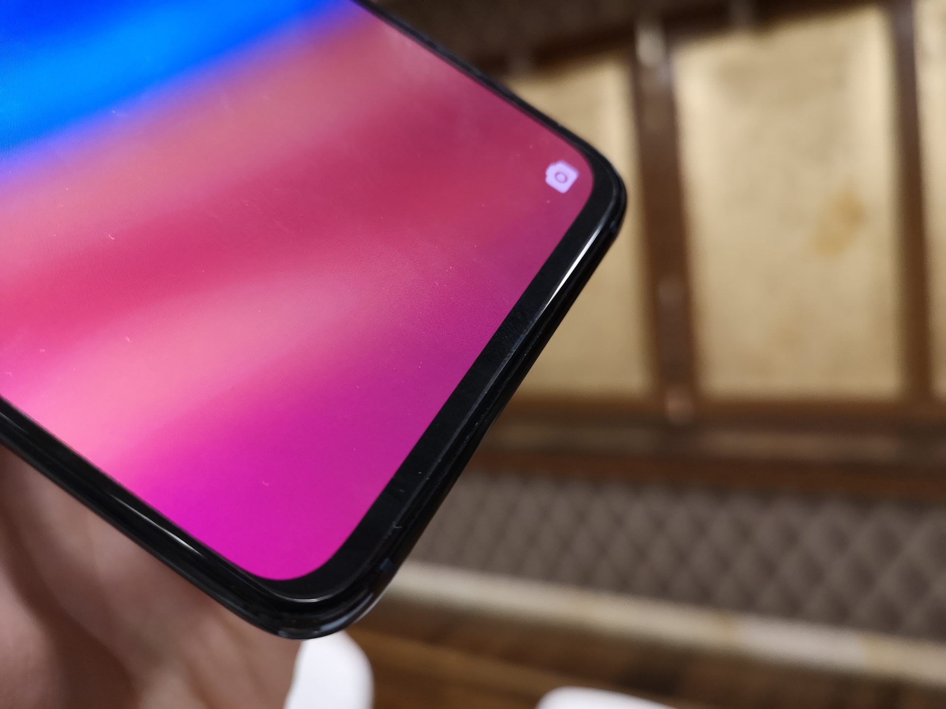 Oppo RX17 Pro, triple cámara y diseño todo pantalla
