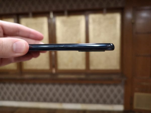 Oppo RX17 Pro, triple cámara y diseño todo pantalla