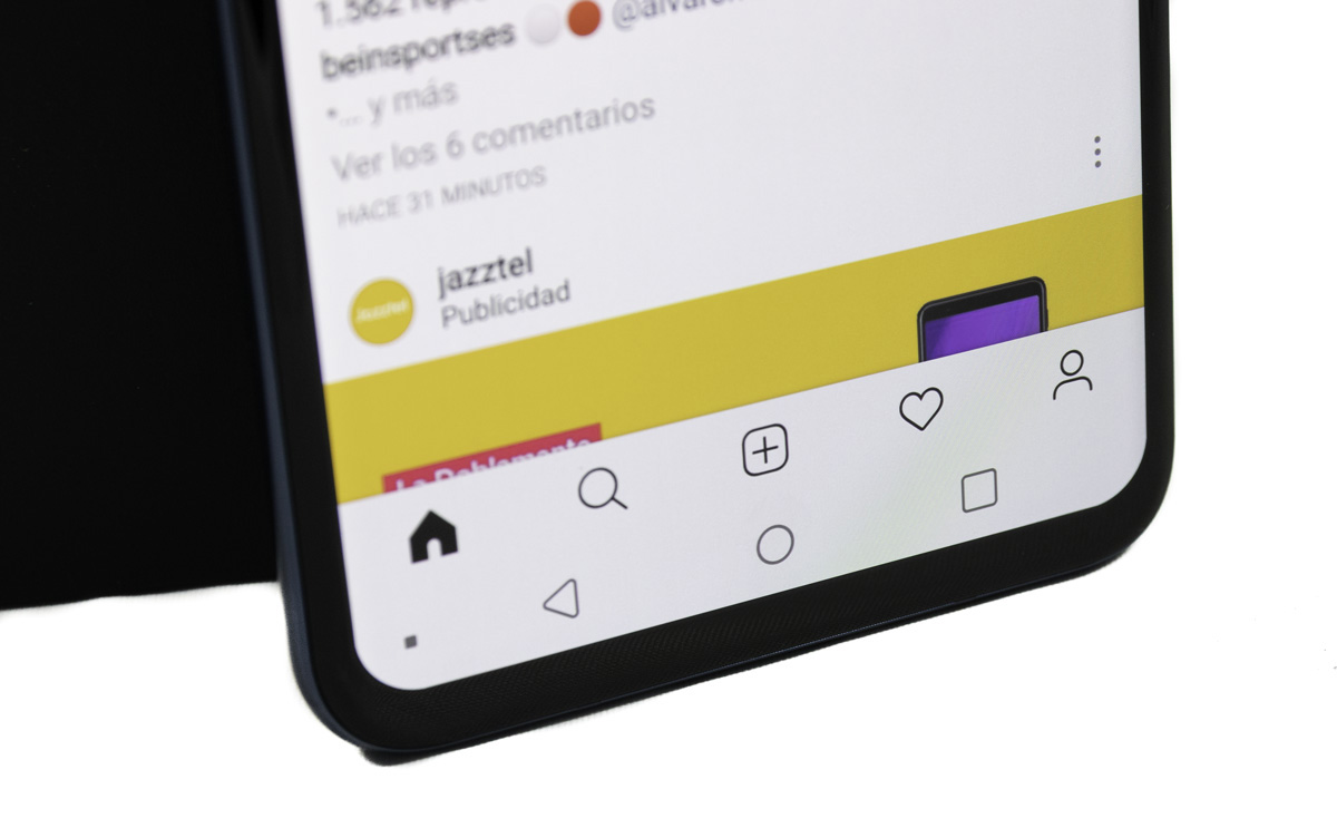 comparativa LG V40 ThinQ vs Huawei Mate 20 Pro pantalla LG V40