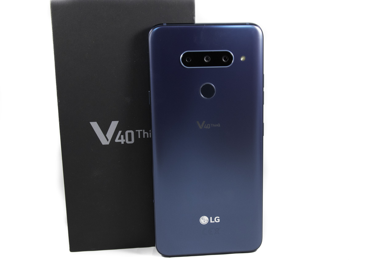 LG V40