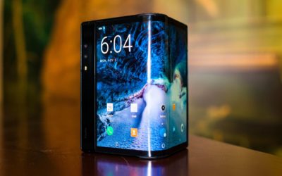 Alcatel trabaja en un móvil plegable que se convierte en reloj