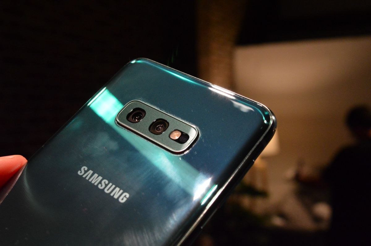 Samsung-galaxy-s10e-23