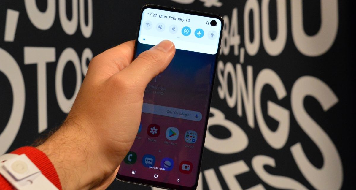 El móvil todo pantalla de Samsung llegaría en breve