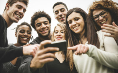 5 móviles para selfies que puedes comprar este mes por menos de 300 euros