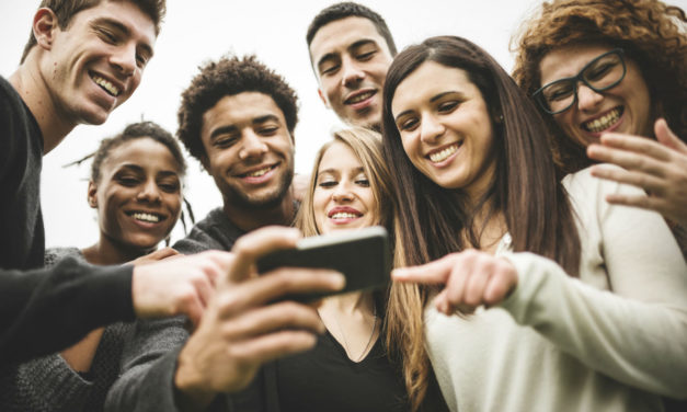 5 móviles para selfies que puedes comprar este mes por menos de 300 euros
