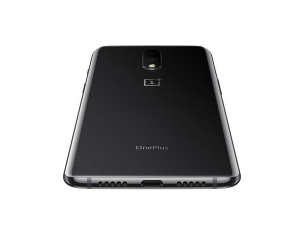 OnePlus 7, pantalla panorámica, doble altavoz y doble cámara