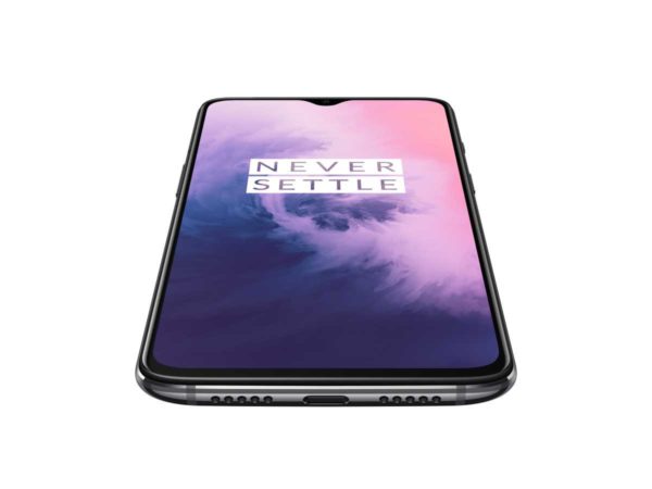 OnePlus 7, pantalla panorámica, doble altavoz y doble cámara