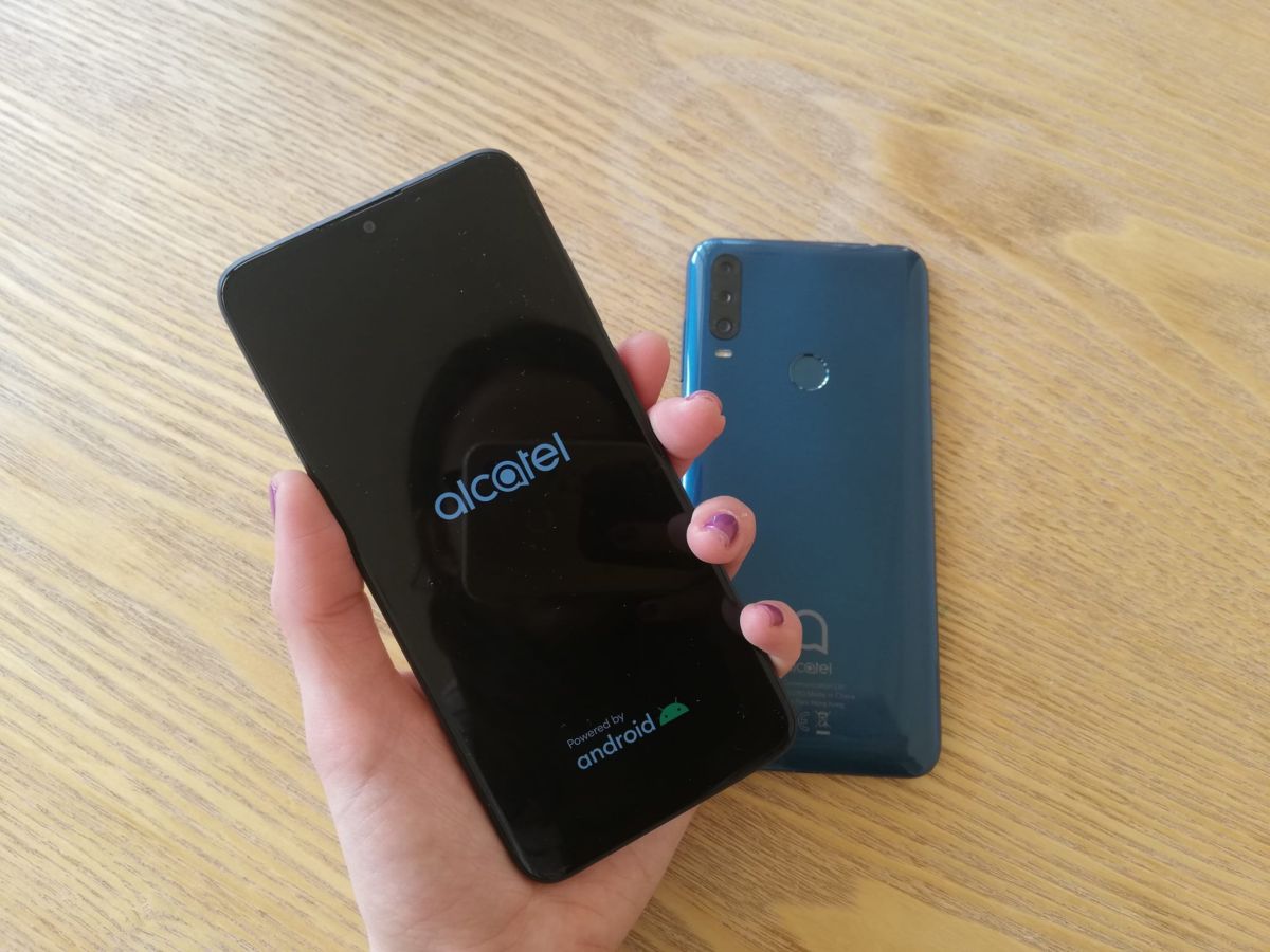 Alcatel 1S 2020 frontal con logo de marca