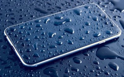 Reparar un móvil mojado: mitos y trucos que sí funcionan y no sabías