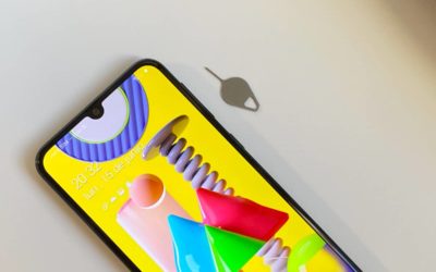 Cómo colocar y sacar una tarjeta SIM en un móvil Samsung