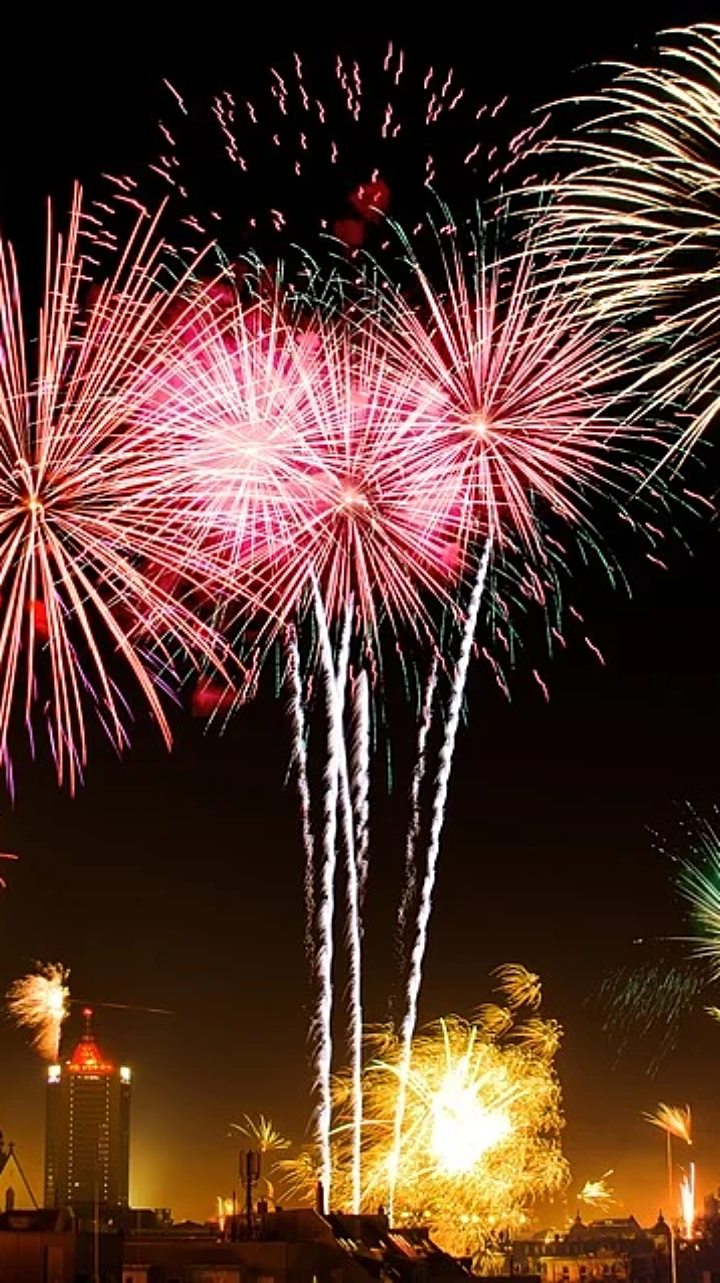 Wallpaper de fuegos artificiales de fin de año para los iPhone 12