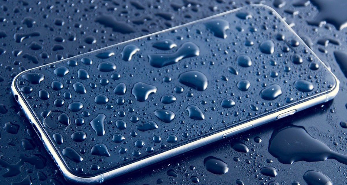 5 móviles resistentes al agua para el verano que puedes comprar en 2021
