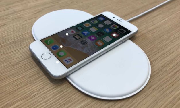 ¿Por qué se calienta el cargador inalámbrico de mi iPhone y no carga?