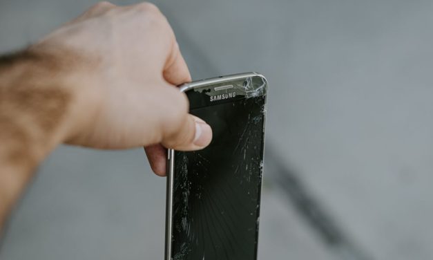 ¿Cubre la garantía de Samsung una pantalla rota de móvil?