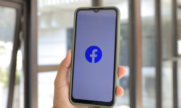 Cómo ocultar los amigos de Facebook desde el celular en Android y iPhone