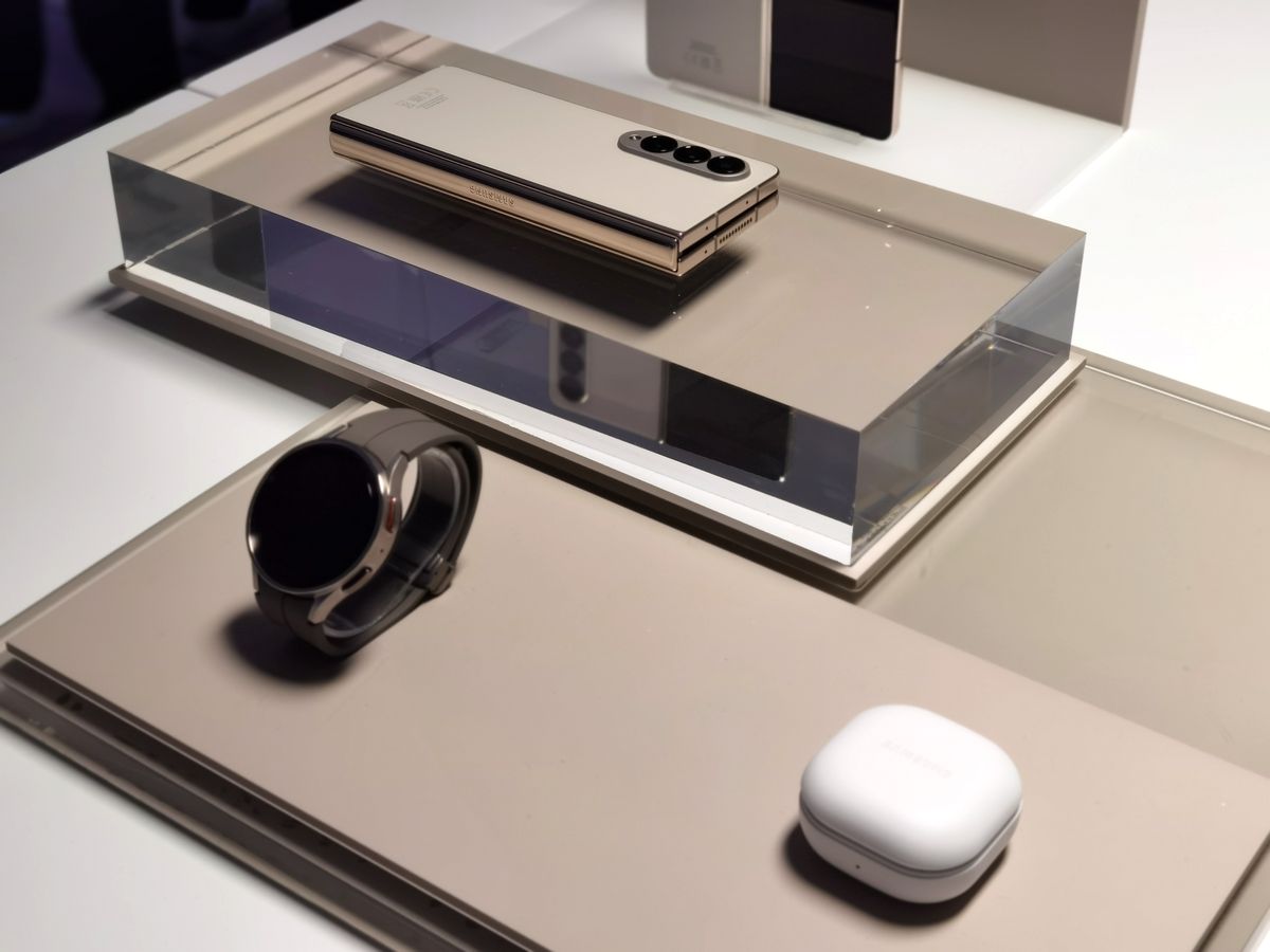 samsung galaxy flip fold watch buds 7